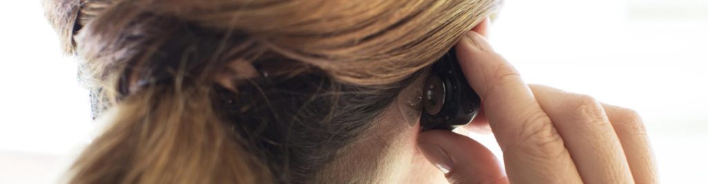 سمعک استخوانی ADHEAR برای کم شنوایی انتقالی