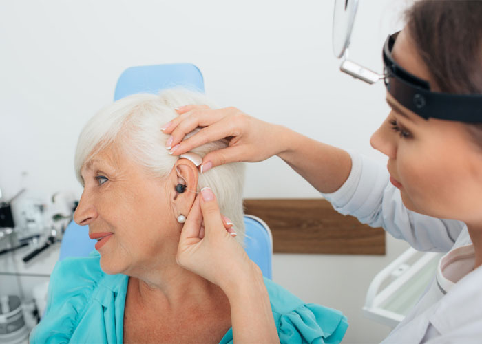 چگونه سمعک خود را تنظیم کنیم؟ آموزش تنظیم سمعک